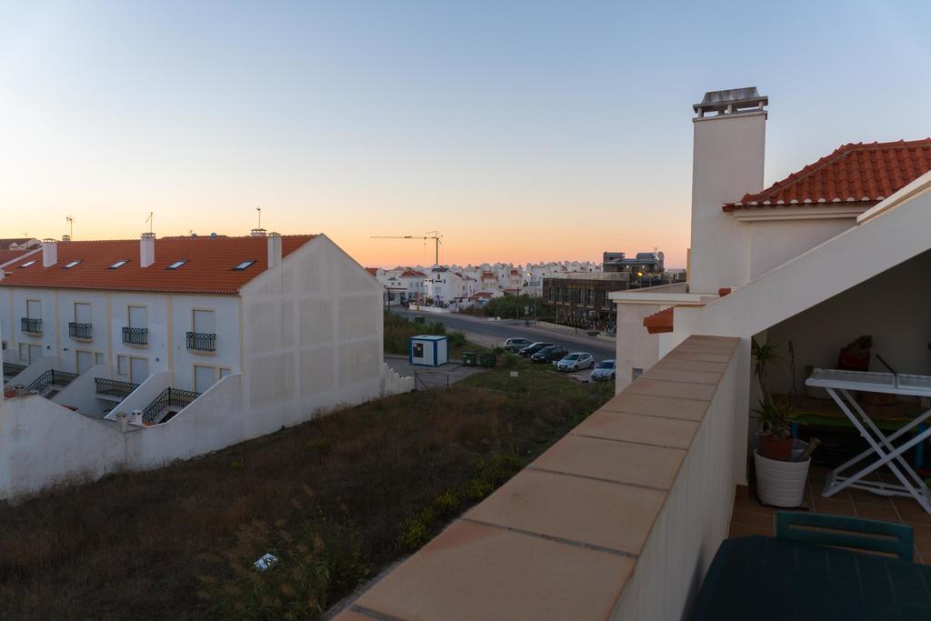 Apartments Baleal: Balconies And Pool Ferrel  Exteriör bild